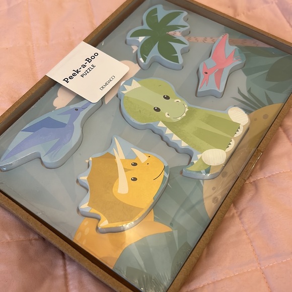 Dinosaur peek-a-boo puzzle - Picture 2 of 3